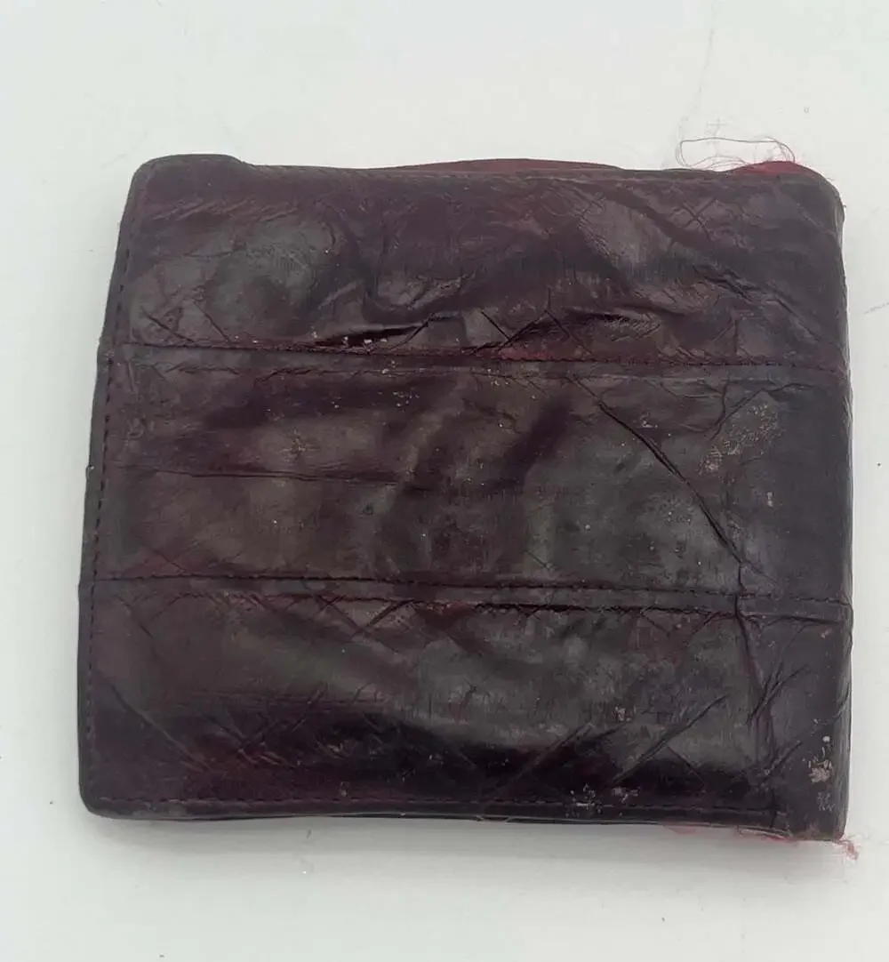 Vintage Genuine Eel Skin Leather Burgundy Bi-Fold Wallet preowned w/flaws
